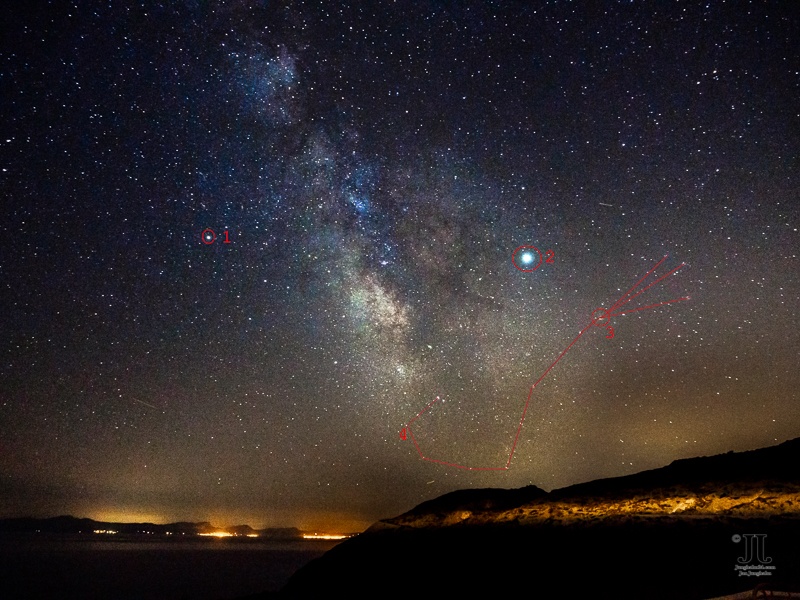 So in etwa muss man sich den Himmel im Juni 2020 vorstellen. Die Planeten Saturn und Jupiter sind sehr gut zu erkenne, auch Antares im Sternbild des Skorpion ist zu erkennen.